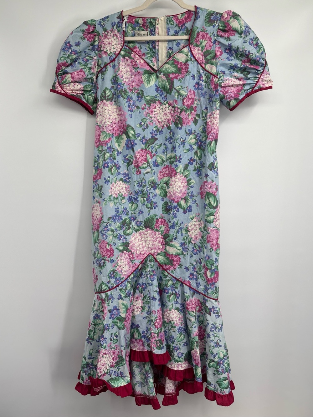 Sz 8 Floral Hydrangea Dress with Puff Sleeves - Pink on Light Blue